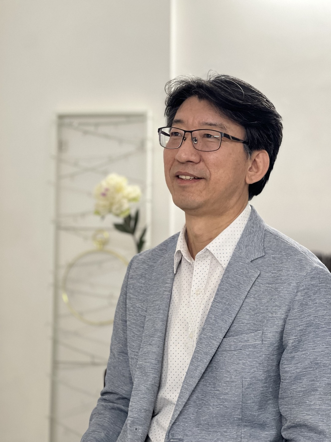 Dr. Yong-Woon Kim